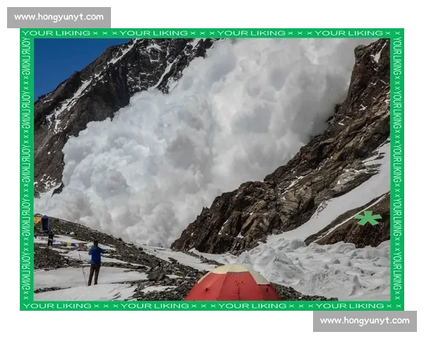 雪崩与闪电的极限对决揭示自然力量的速度与毁灭之美在极端环境中 雪崩与闪电的极限对决揭示自然力量的速度与毁灭之美在极端环境中